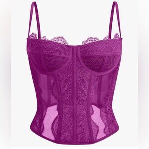 Chic Lace Bustier in Vibrant Purple